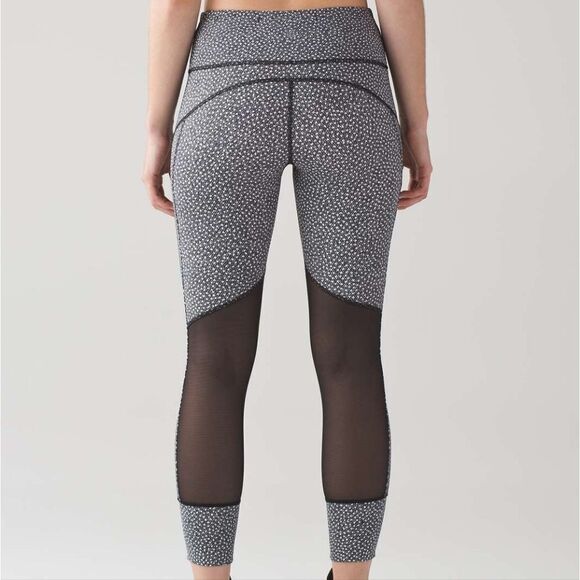 LULULEMON Hit It leggings size 4 in EUC - Picture 2 of 15